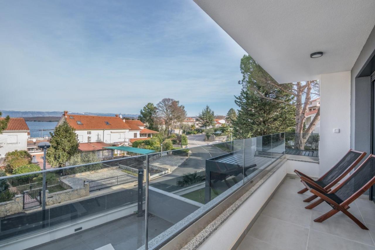 Apartments Elle Luxury Vantacici Malinska Exterior photo