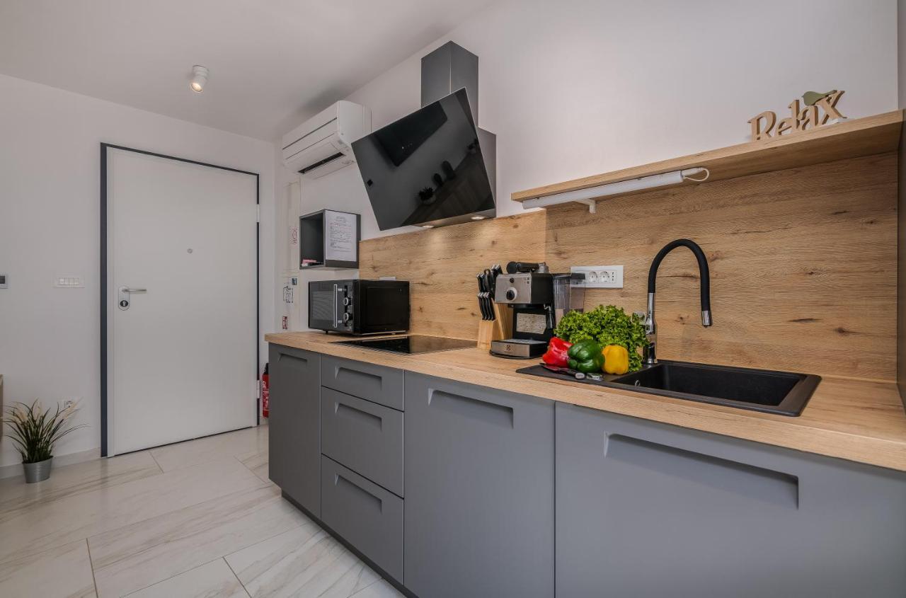 Apartments Elle Luxury Vantacici Malinska Exterior photo